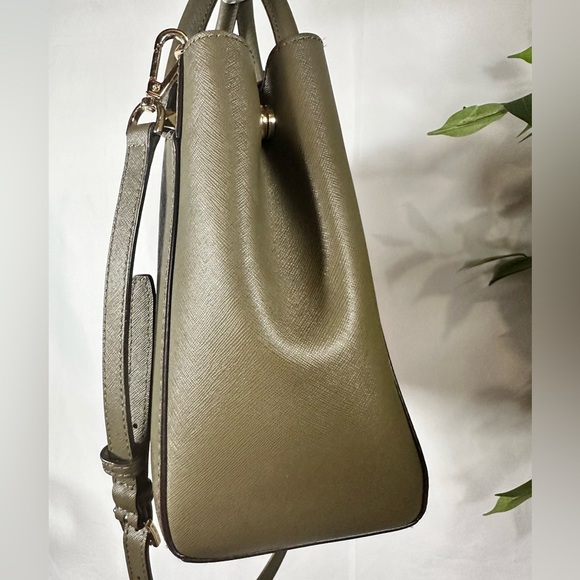 Michael Kors Sage Green Shoulder Bag with Gold Charm - Picture 3 of 15